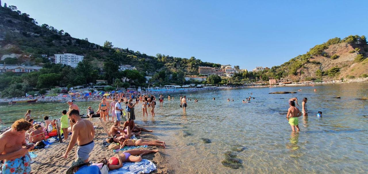 Tony & Doris Home Giardini Naxos Exteriör bild